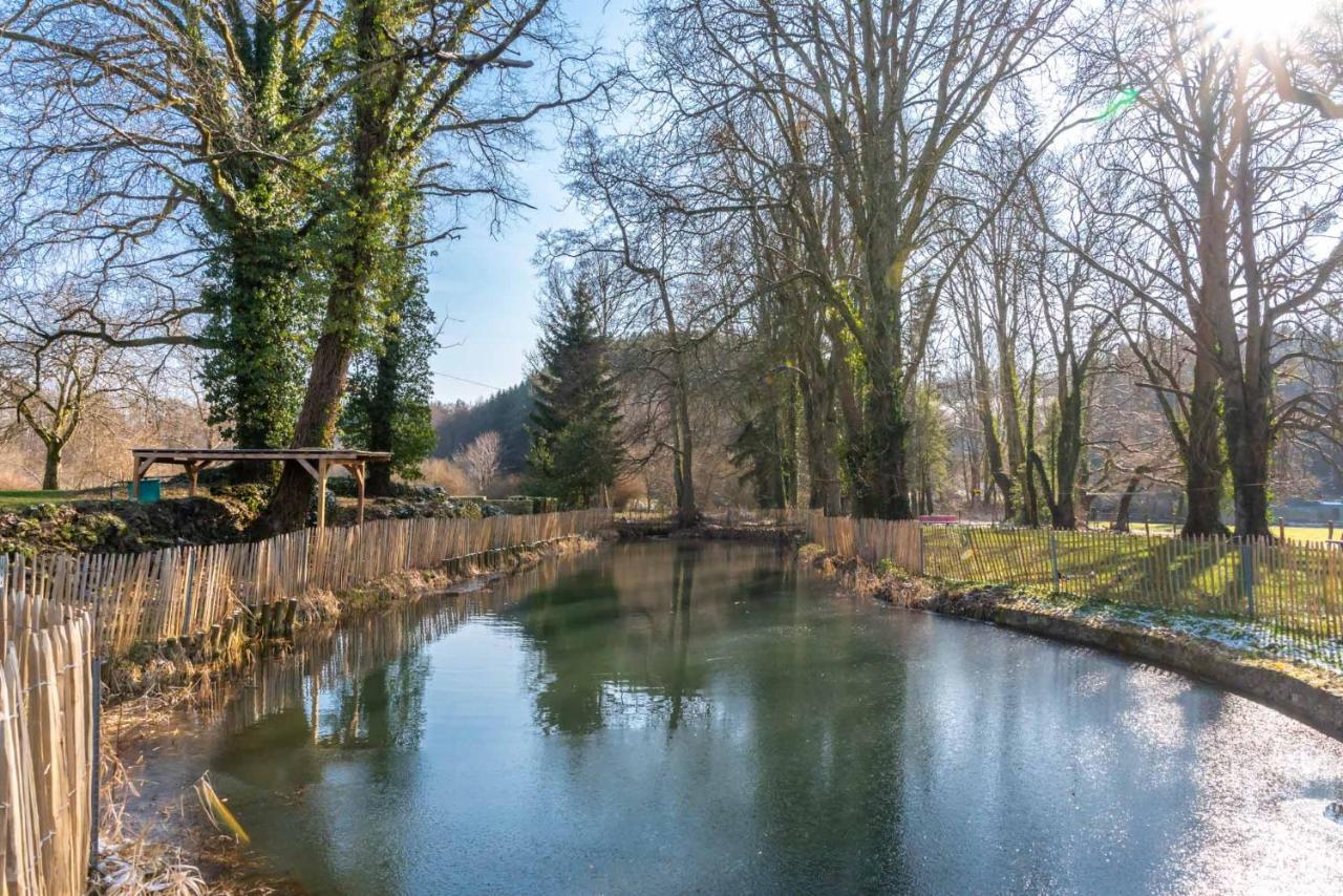 Les chambres du Domaine du Vieux Château Abbaye d'Orval Exterior foto